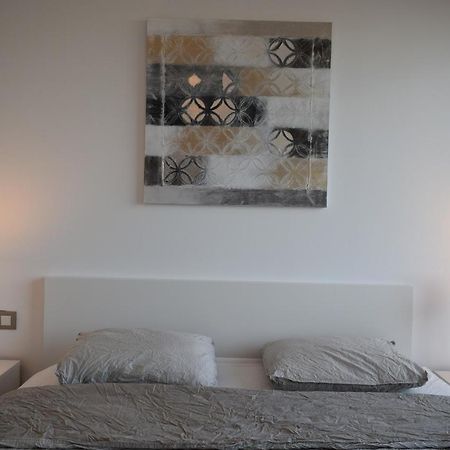 Magnificent Apartment Close To The Beach Sant Adria de Besos Luaran gambar