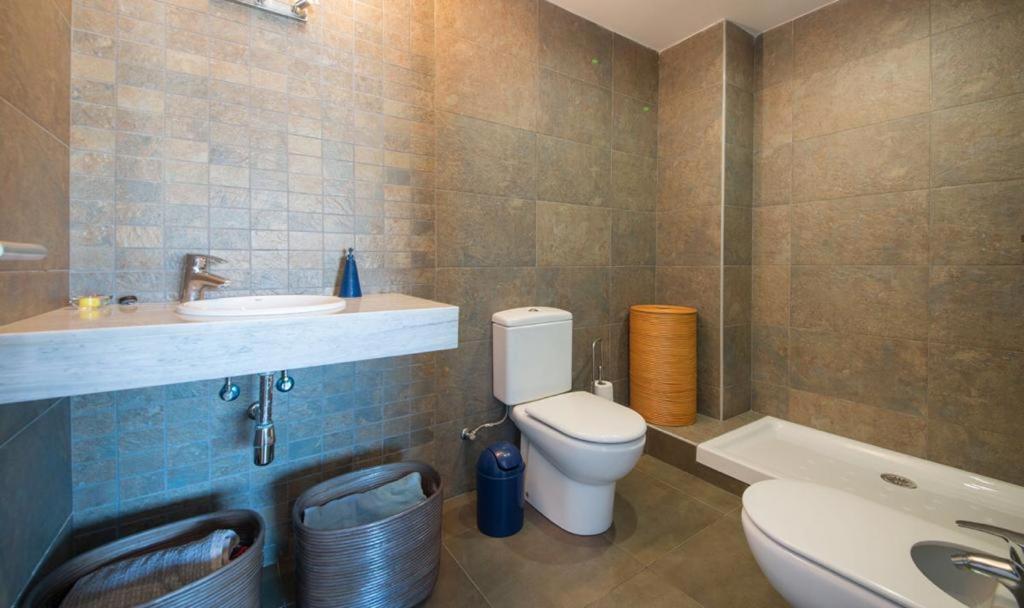 Magnificent Apartment Close To The Beach Sant Adria de Besos Luaran gambar