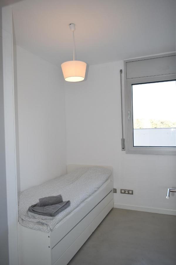 Magnificent Apartment Close To The Beach Sant Adria de Besos Luaran gambar