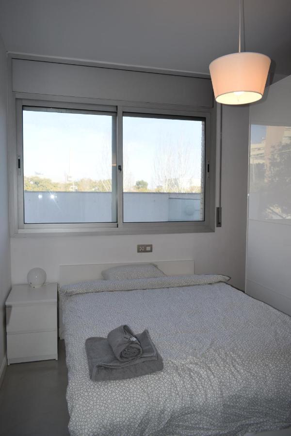 Magnificent Apartment Close To The Beach Sant Adria de Besos Luaran gambar